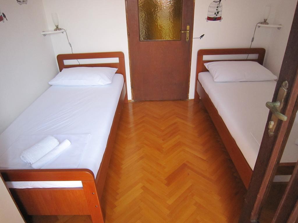 Holiday Home Mona Igrane Habitación foto