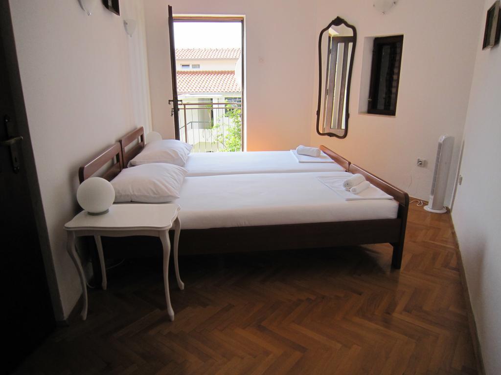 Holiday Home Mona Igrane Habitación foto