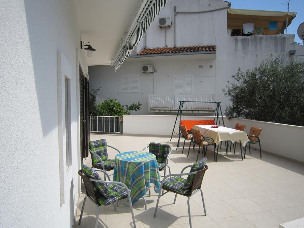 Holiday Home Mona Igrane Habitación foto