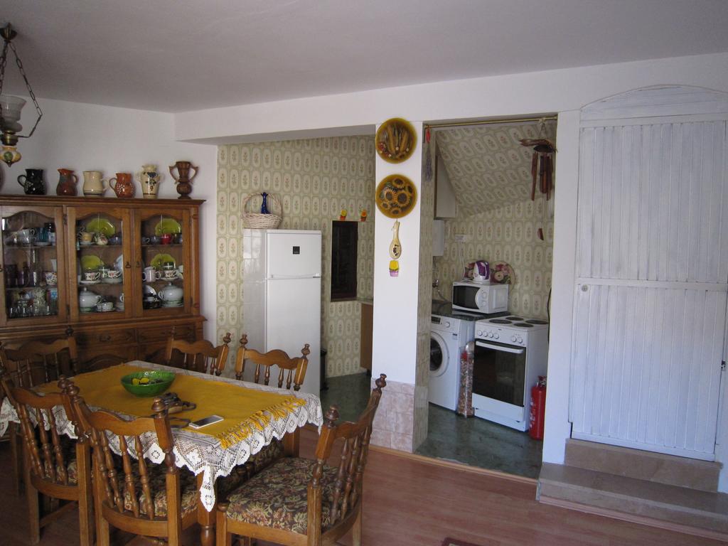 Holiday Home Mona Igrane Habitación foto